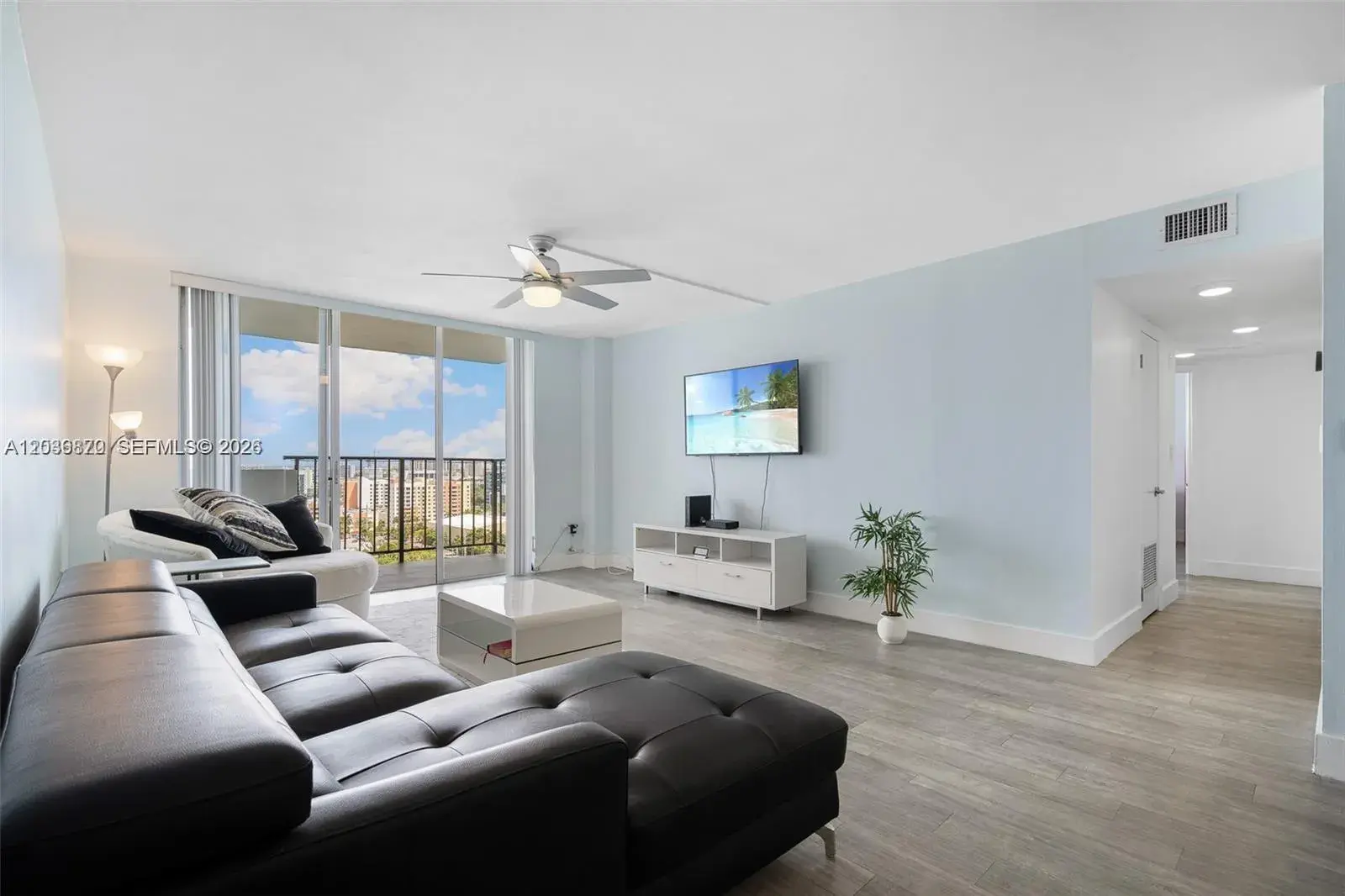 2780 NE 183rd St # 2009, Aventura FL 33160