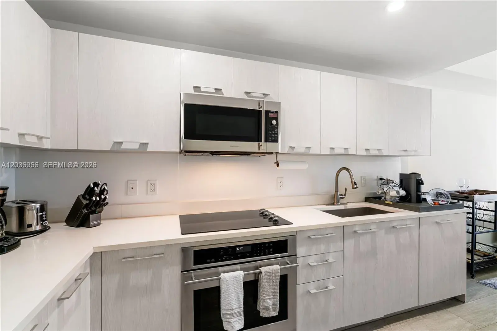 55 SW 9th St # 1904, Miami FL 33130