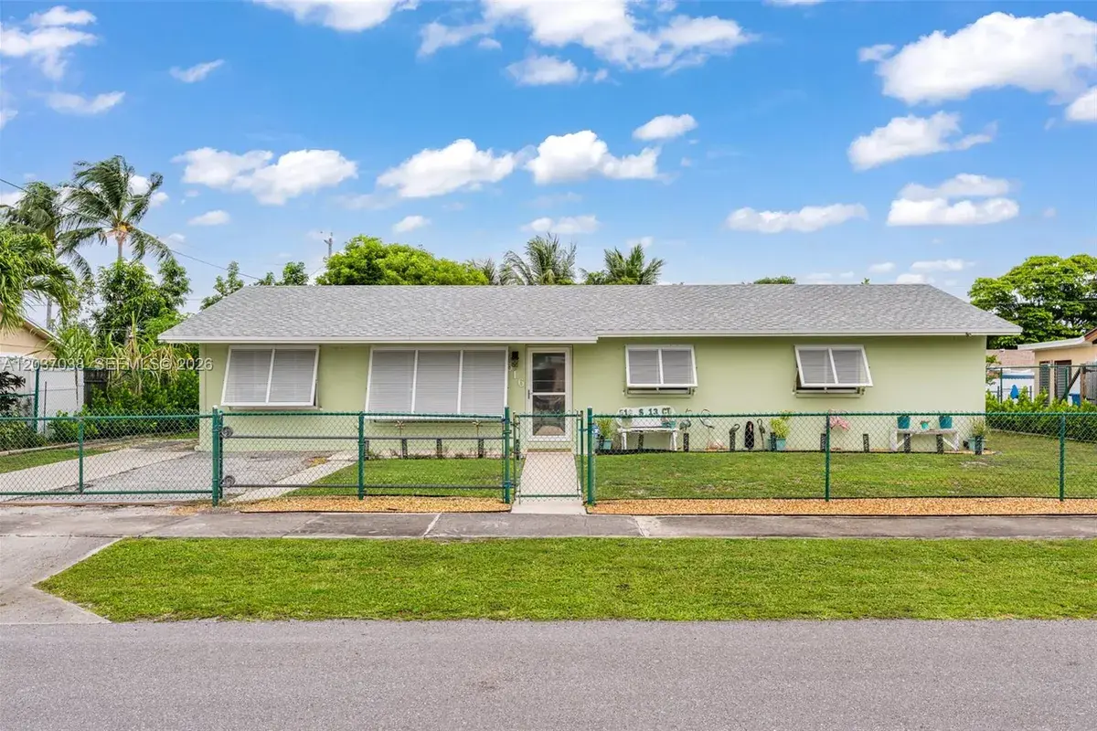 516 S 13th Ct, Lantana FL 33462