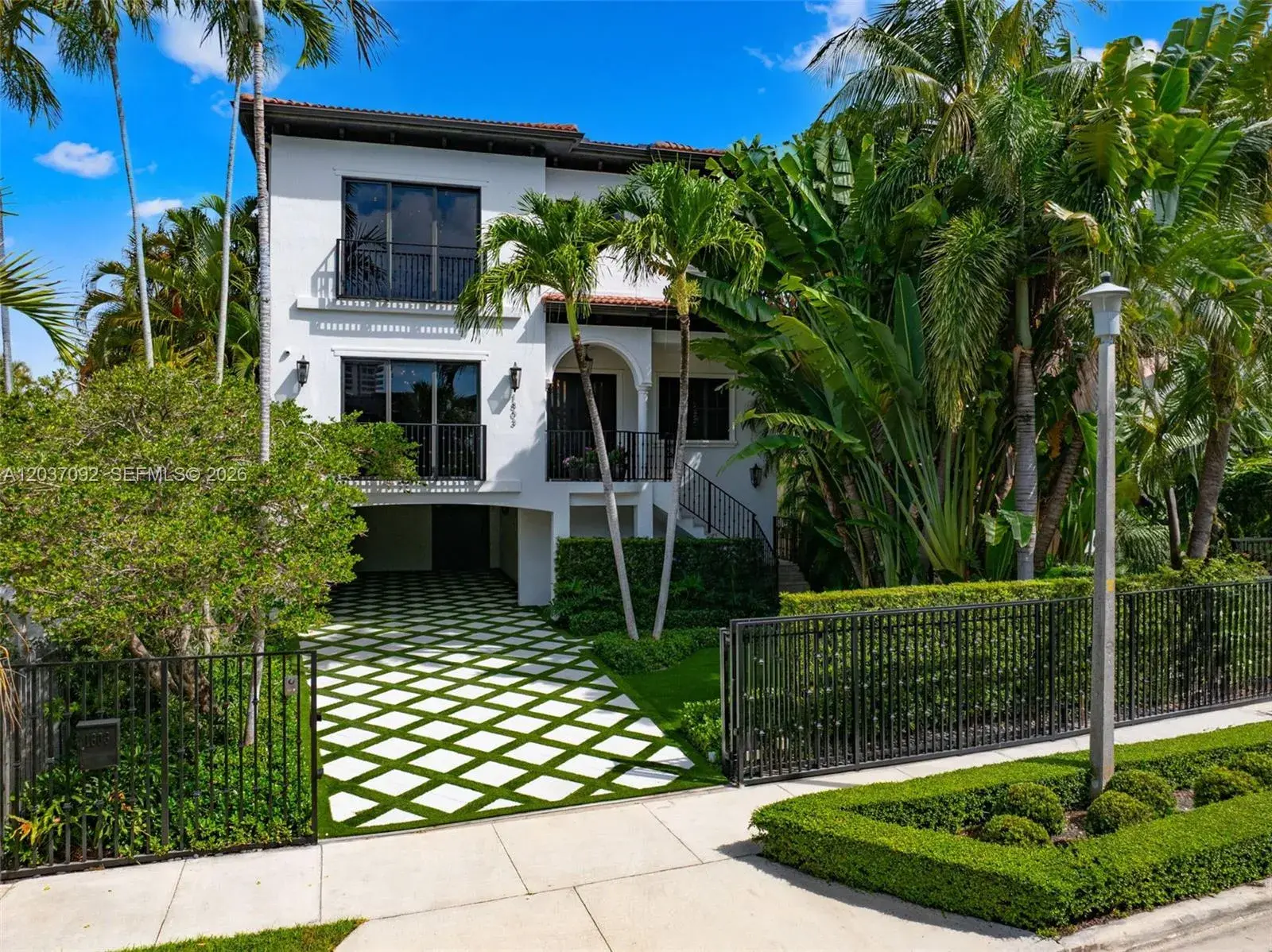 4 bedroom 4 bath for sale at 1803 S Bayshore Ln, Miami FL 33133
