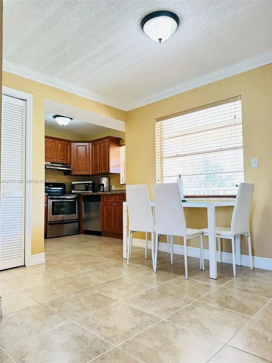 1300 Moffett St # 214, Hallandale Beach FL 33009