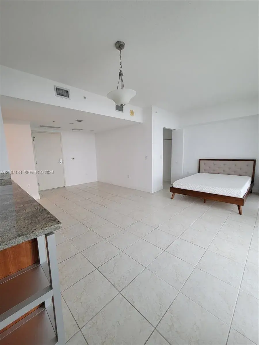 185 SW 7th St # 3500, Miami FL 33130