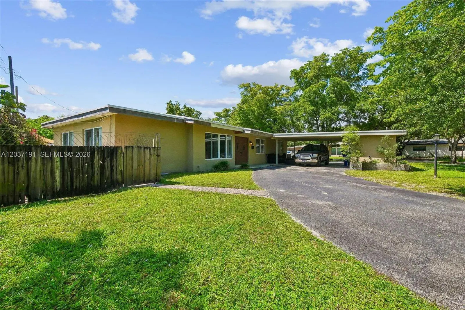 4 bedroom 3 bath Residential for sale at 401 S 57th Ter, Hollywood FL 33023