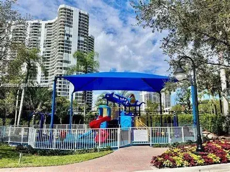 3500 Mystic Pointe Dr # 2306, Aventura FL 33180