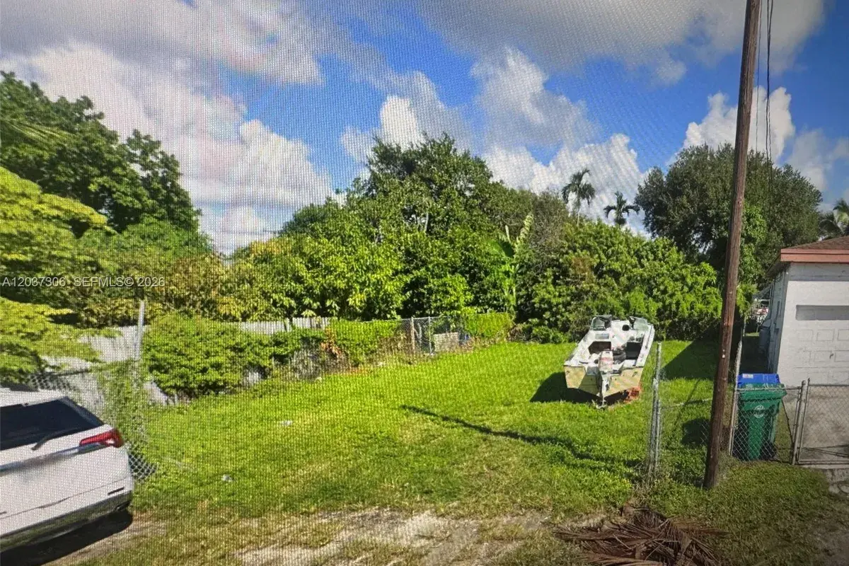 1449 NW 68th Ter, Miami FL 33147