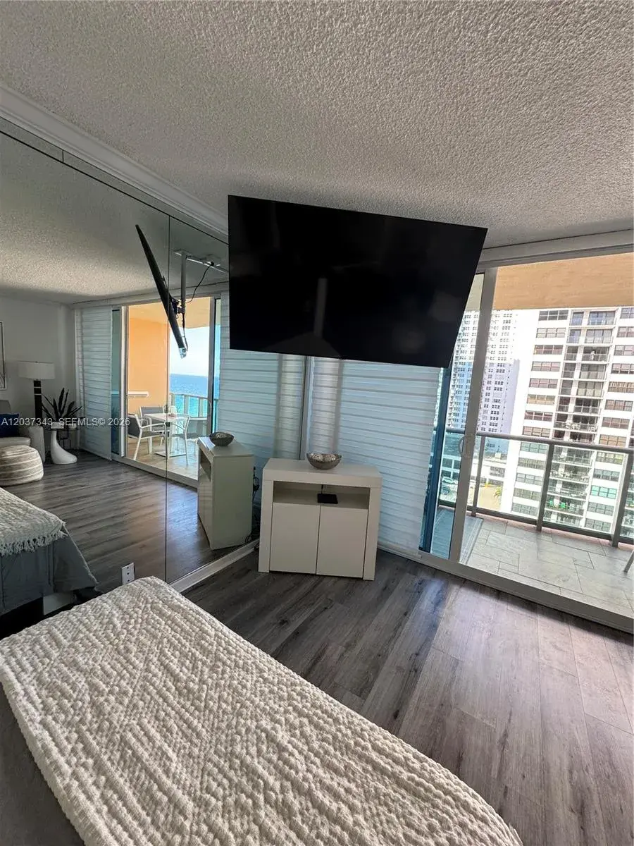 2501 S Ocean Dr # 1105, Hollywood FL 33019