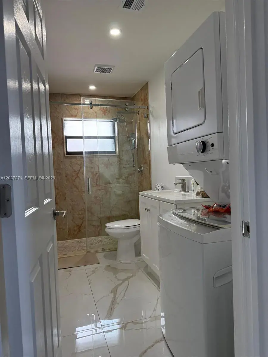 208 NW 7th St # 1, Hallandale Beach FL 33009