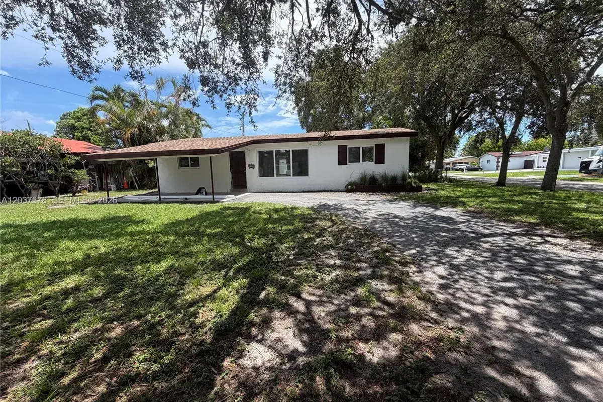 6570 Liberty St, Hollywood FL 33024