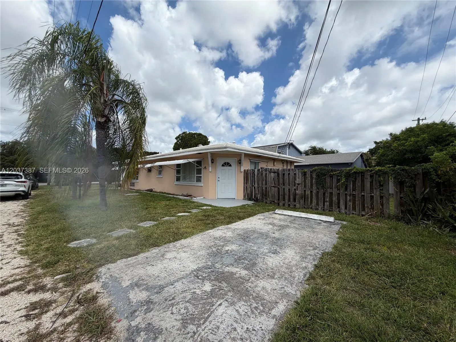 1 bedroom 1 bath Residential Lease for rent at 405 SE 23rd St # 1, Fort Lauderdale FL 33316