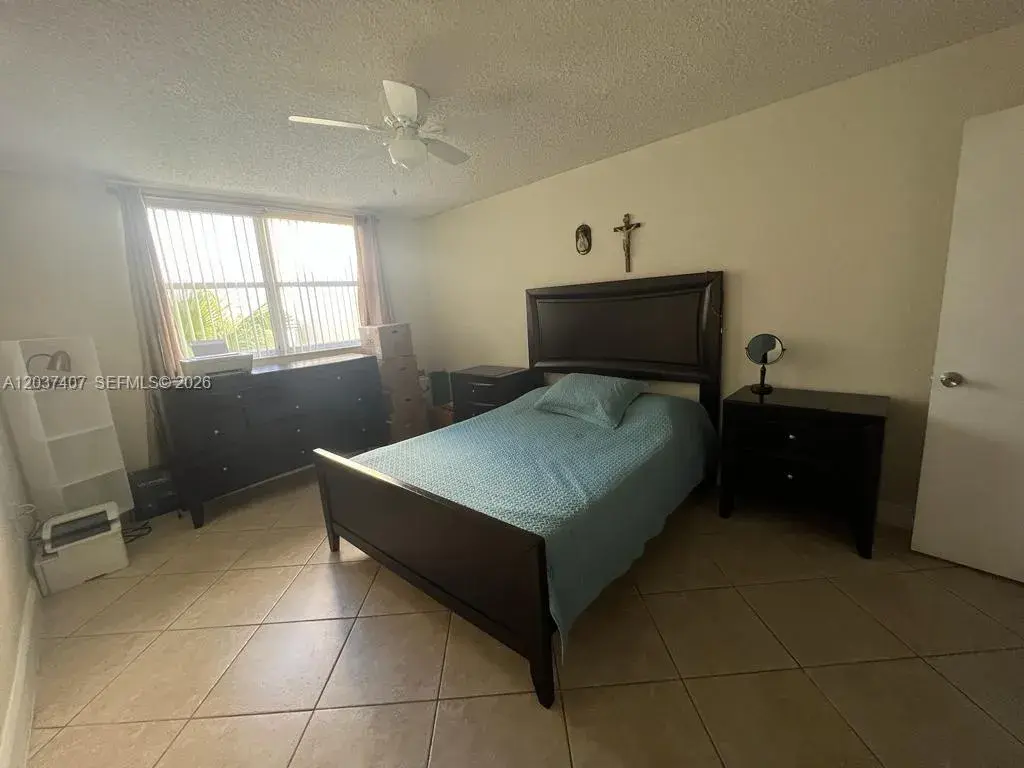 8215 Lake Dr # 401, Doral FL 33166