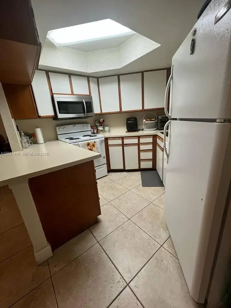 8215 Lake Dr # 401, Doral FL 33166