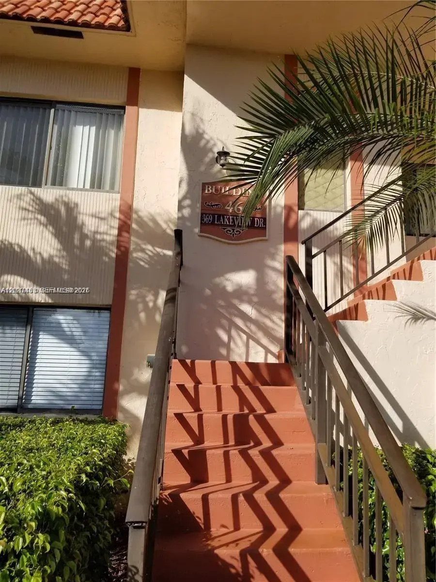 369 Lakeview Dr # 204, Weston FL 33326