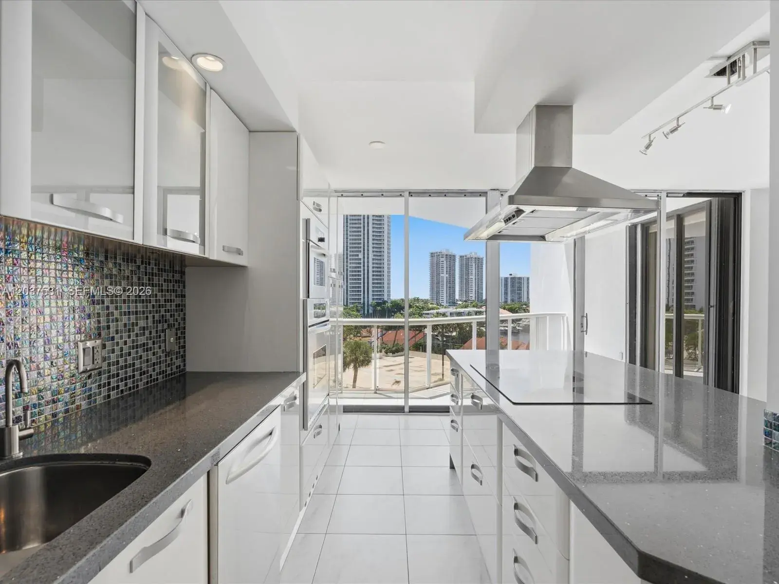 2 bedroom 2 bath Residential for sale at 3610 Yacht Club Dr # 702, Aventura FL 33180