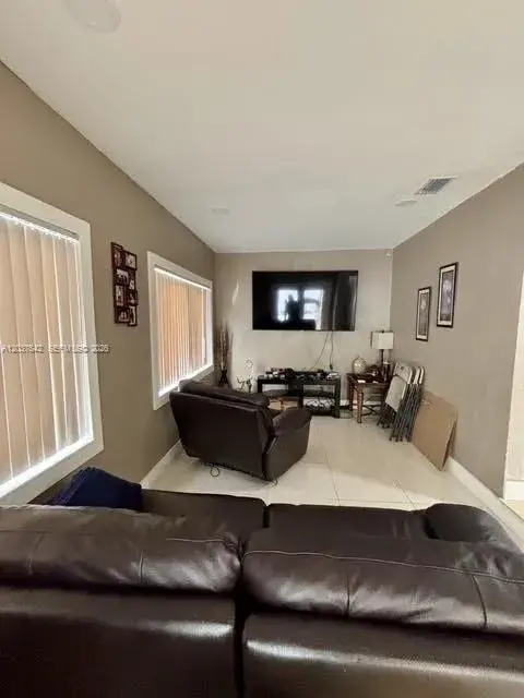 7461 Douglas St, Hollywood FL 33024