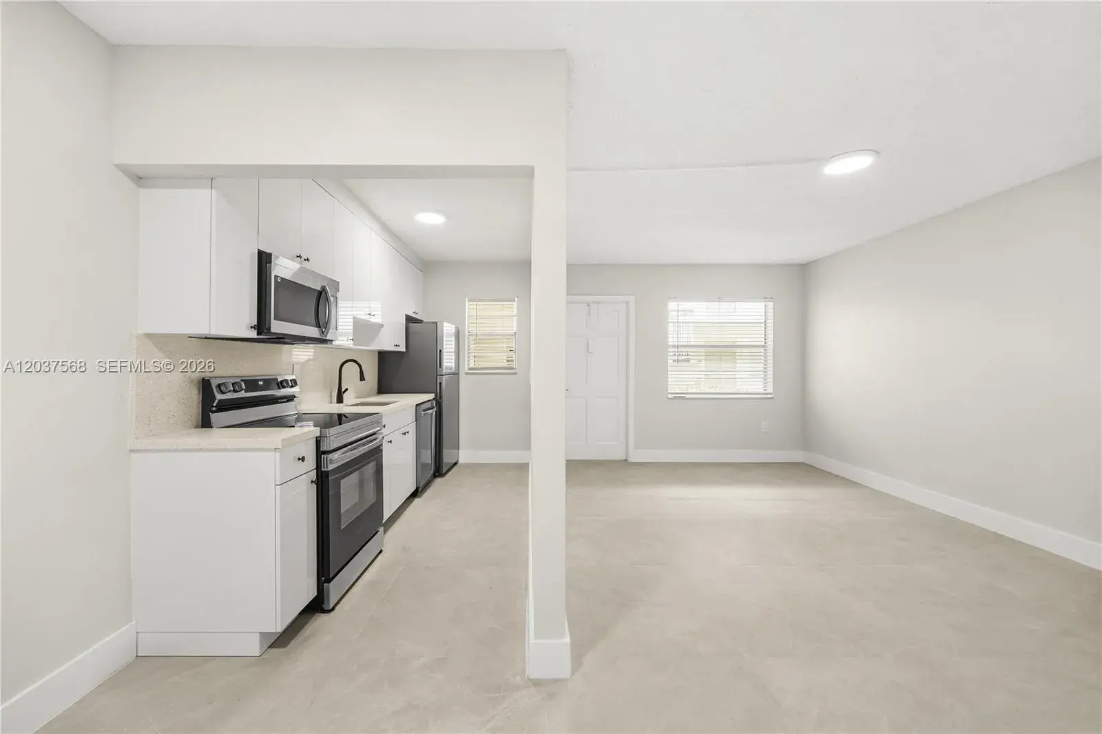 1 bedroom 1 bath Residential Lease for rent at 1720 Cleveland St # 102, Hollywood FL 33020