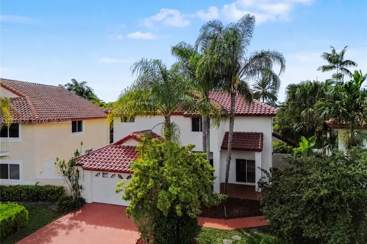 4725 NW 104th Ave, Doral FL 33178