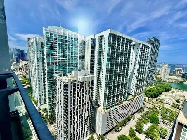 68 SE 6th St # 2707, Miami FL 33131