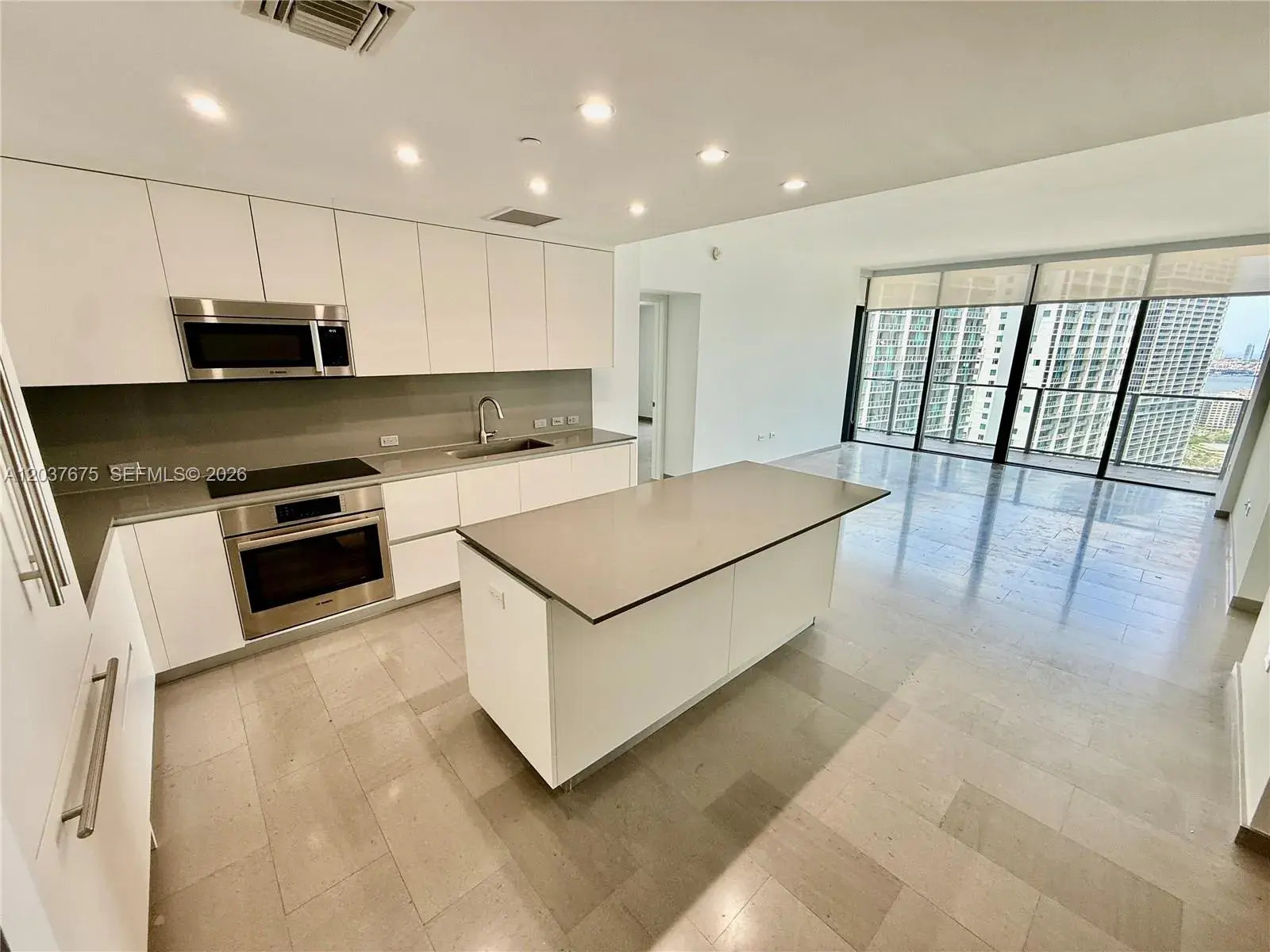 68 SE 6th St # 2707, Miami FL 33131