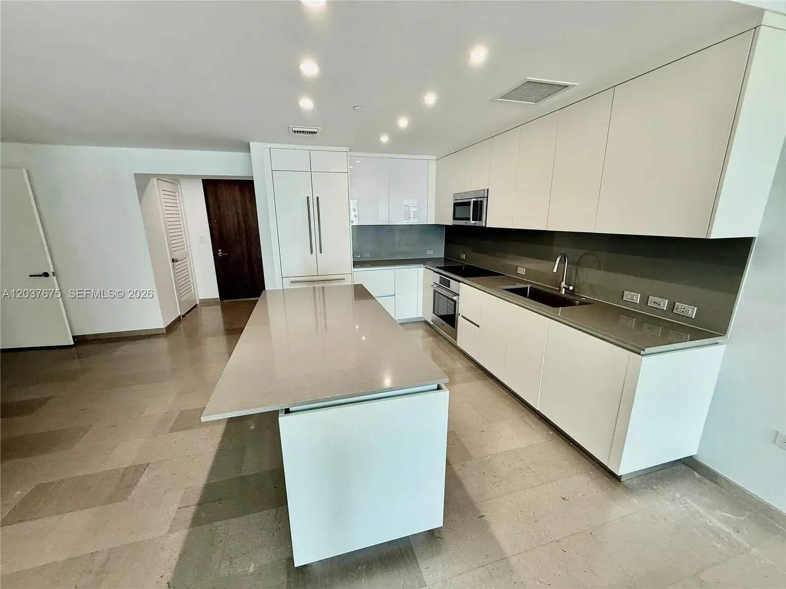 68 SE 6th St # 2707, Miami FL 33131