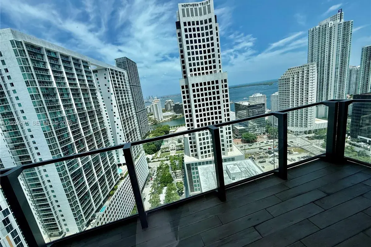 68 SE 6th St # 2707, Miami FL 33131