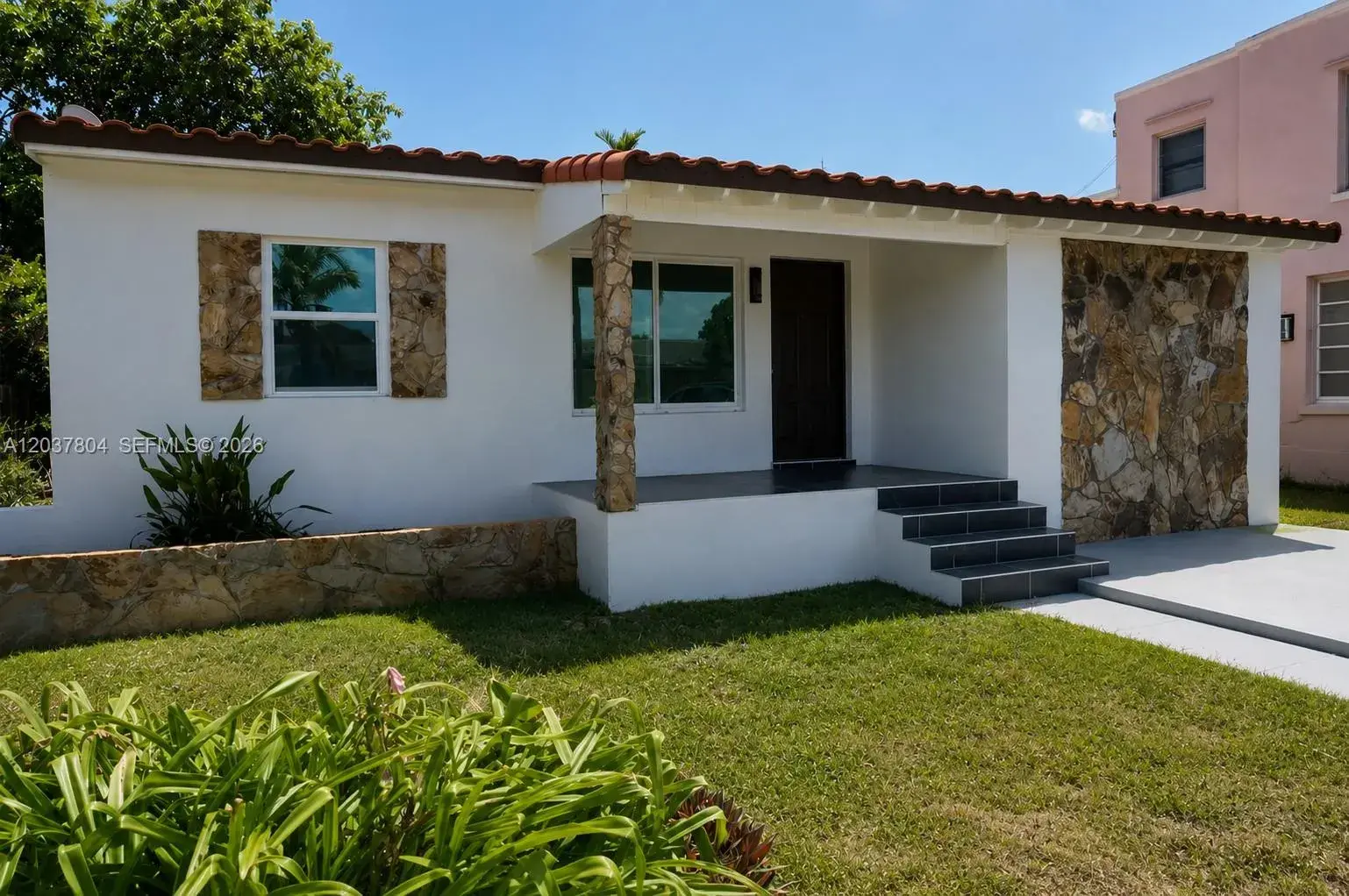 4240 SW 14th St, Miami FL 33134
