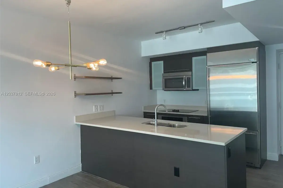 500 Brickell Av # 1906, Miami FL 33131