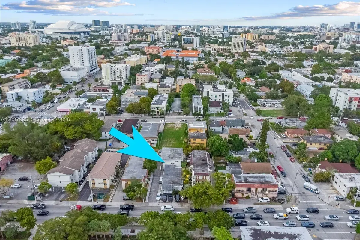 1131 SW 7th St, Miami FL 33130