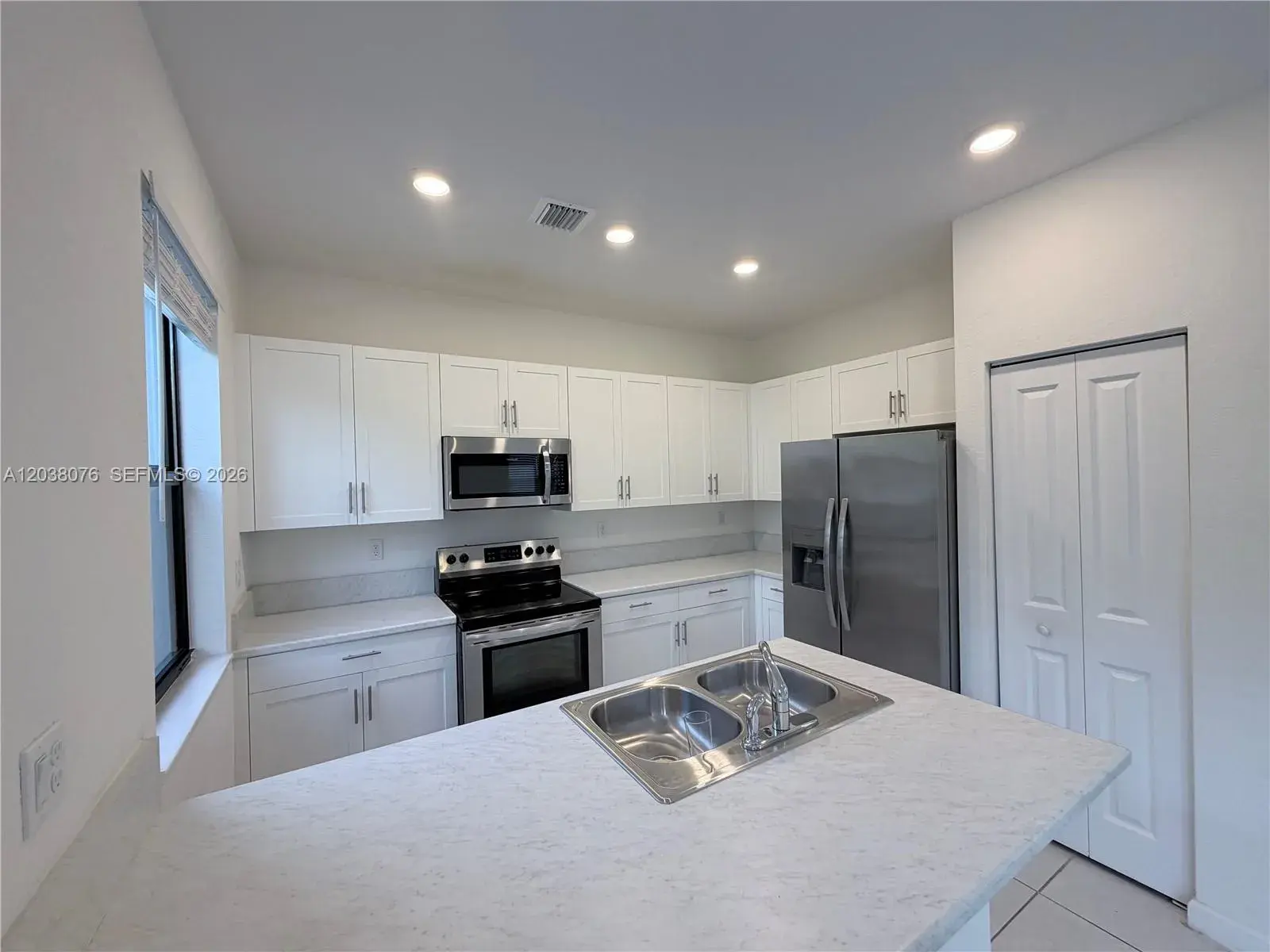 3 bedroom 2 bath Residential for sale at 13421 SW 287th Ter, Homestead FL 33033