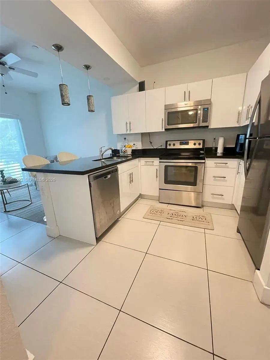 106 SE 9th Ct # 201, Hallandale Beach FL 33009