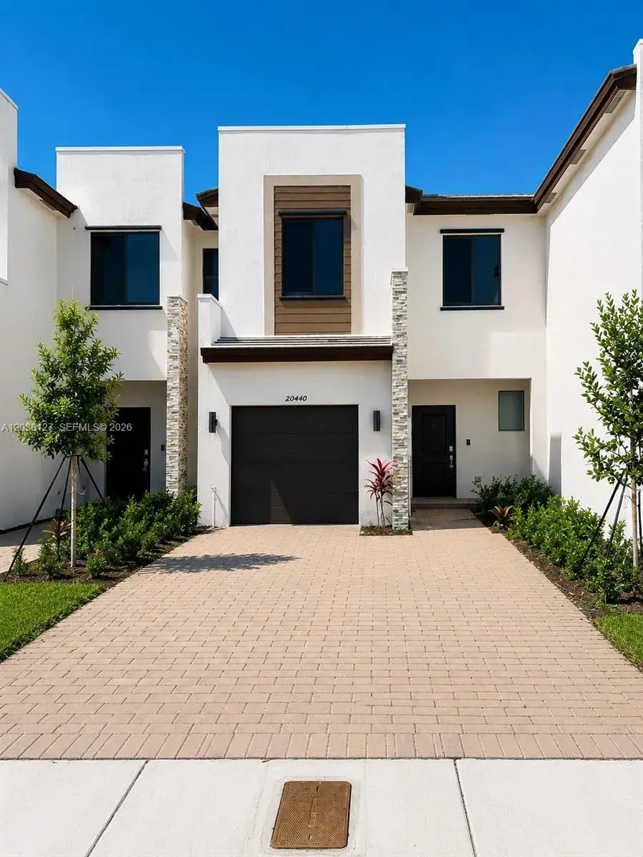 3 bedroom 2 bath Residential for sale at 20440 NE 2nd Ct # 20440, Miami FL 33179