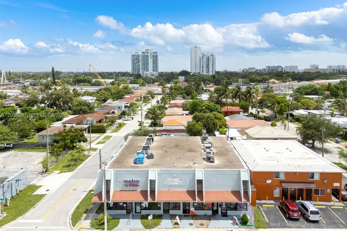 1879 NW 7th St, Miami FL 33125