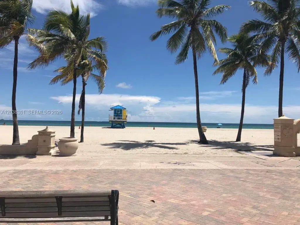 320 S Surf Rd # 305, Hollywood FL 33019