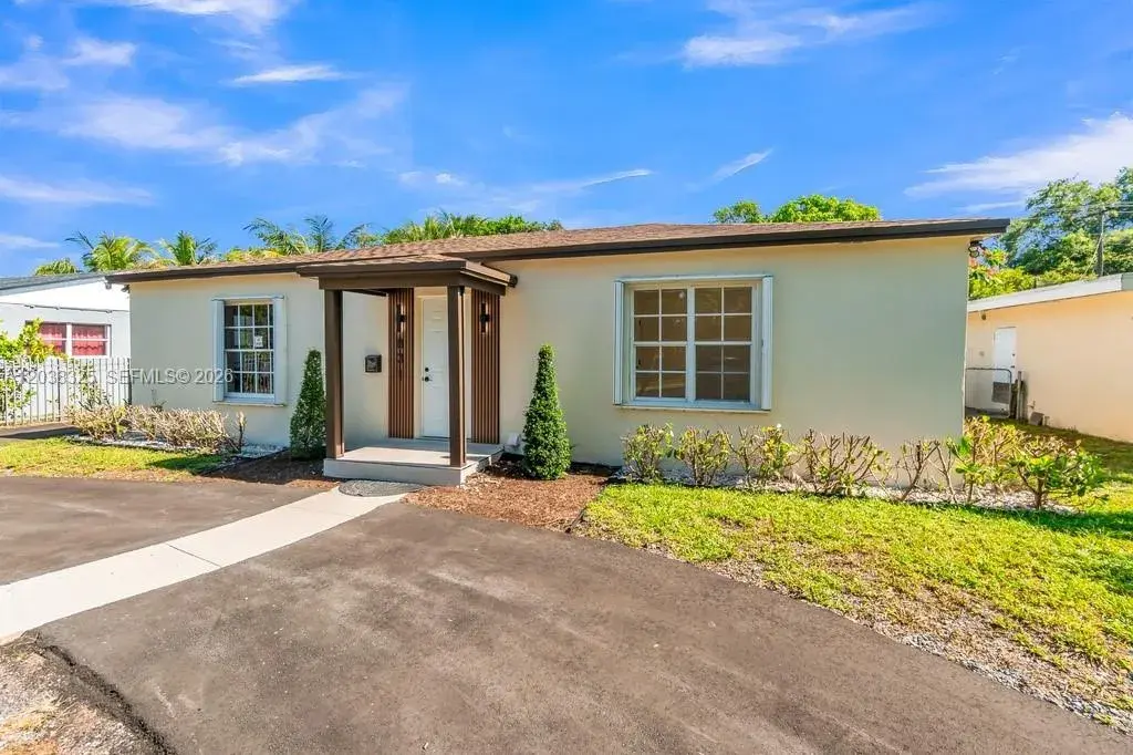 831 NE 128th St, North Miami FL 33161