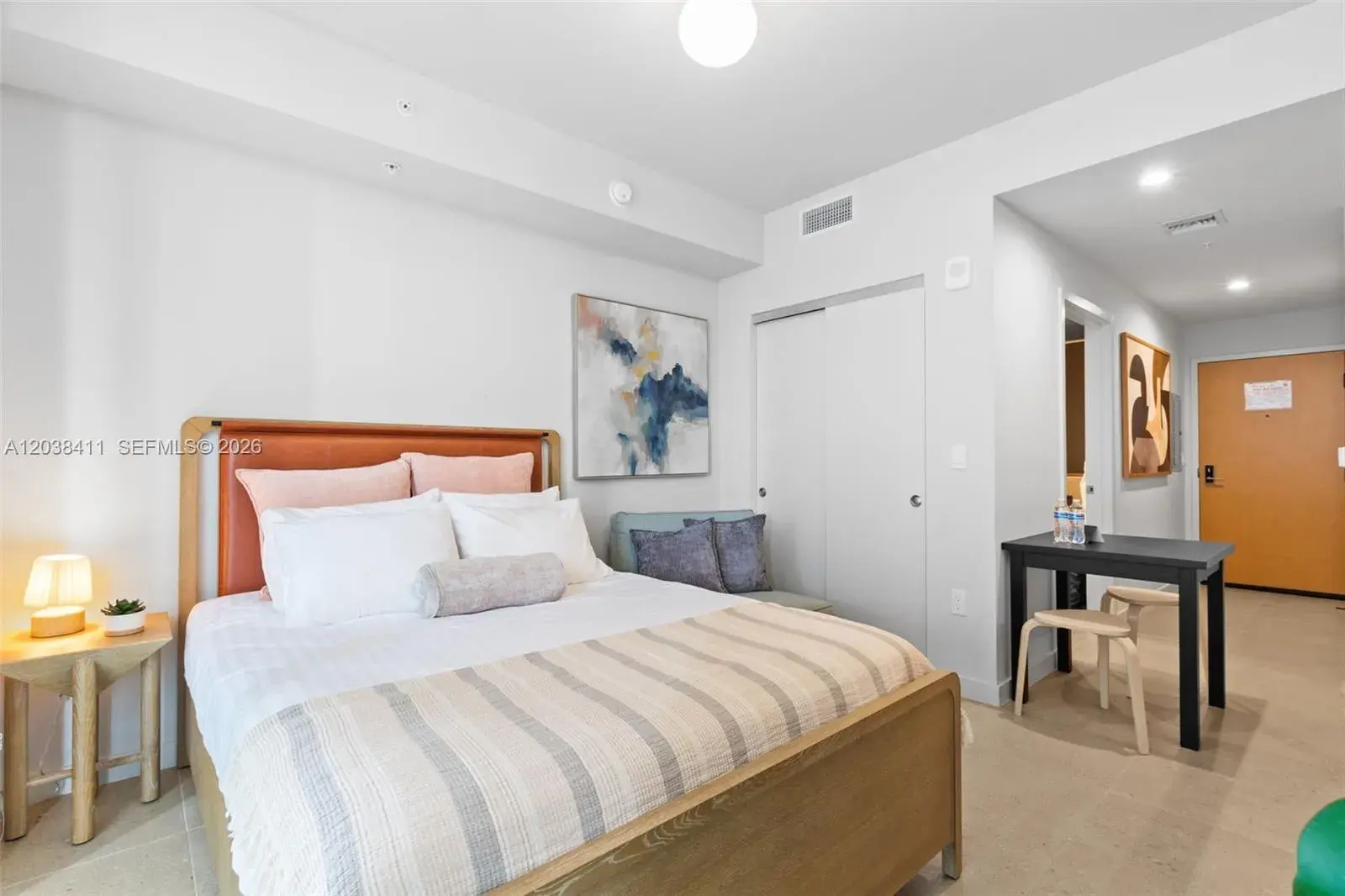 11 NE 6th St # 2406, Miami FL 33132