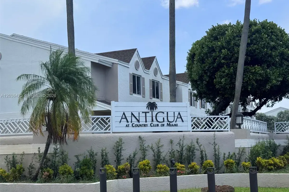 17425 NW 67th Pl # 13, Hialeah FL 33015