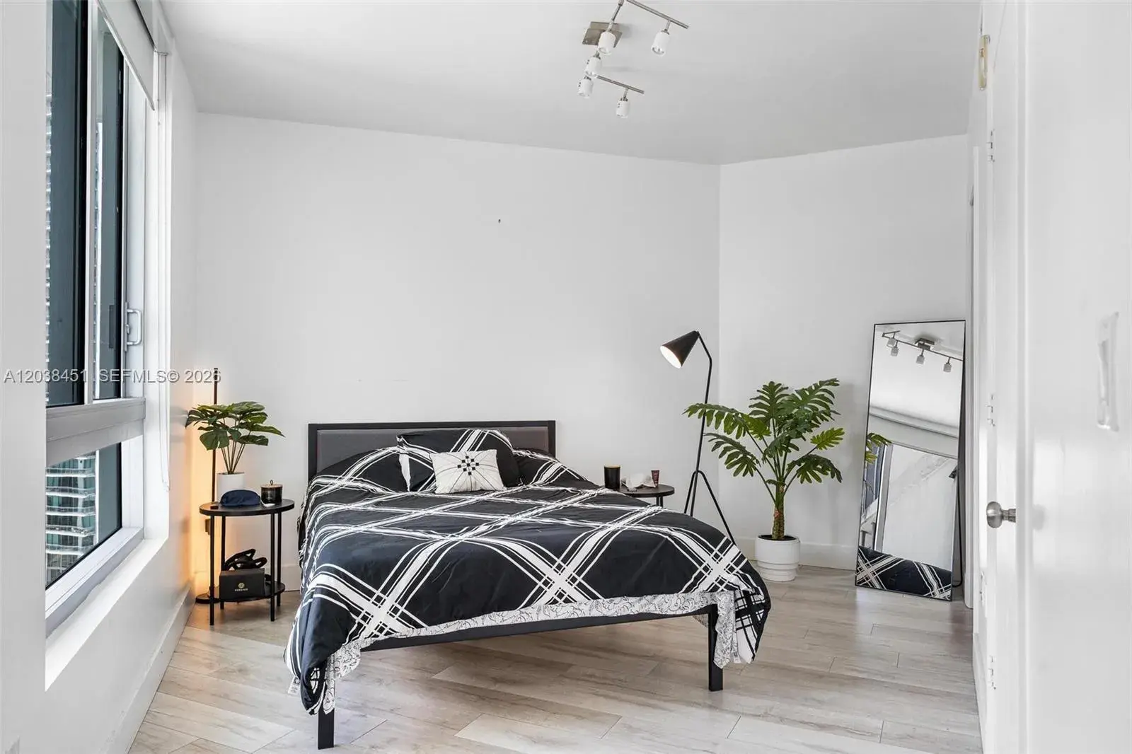 350 S Miami Ave # 2108, Miami FL 33130