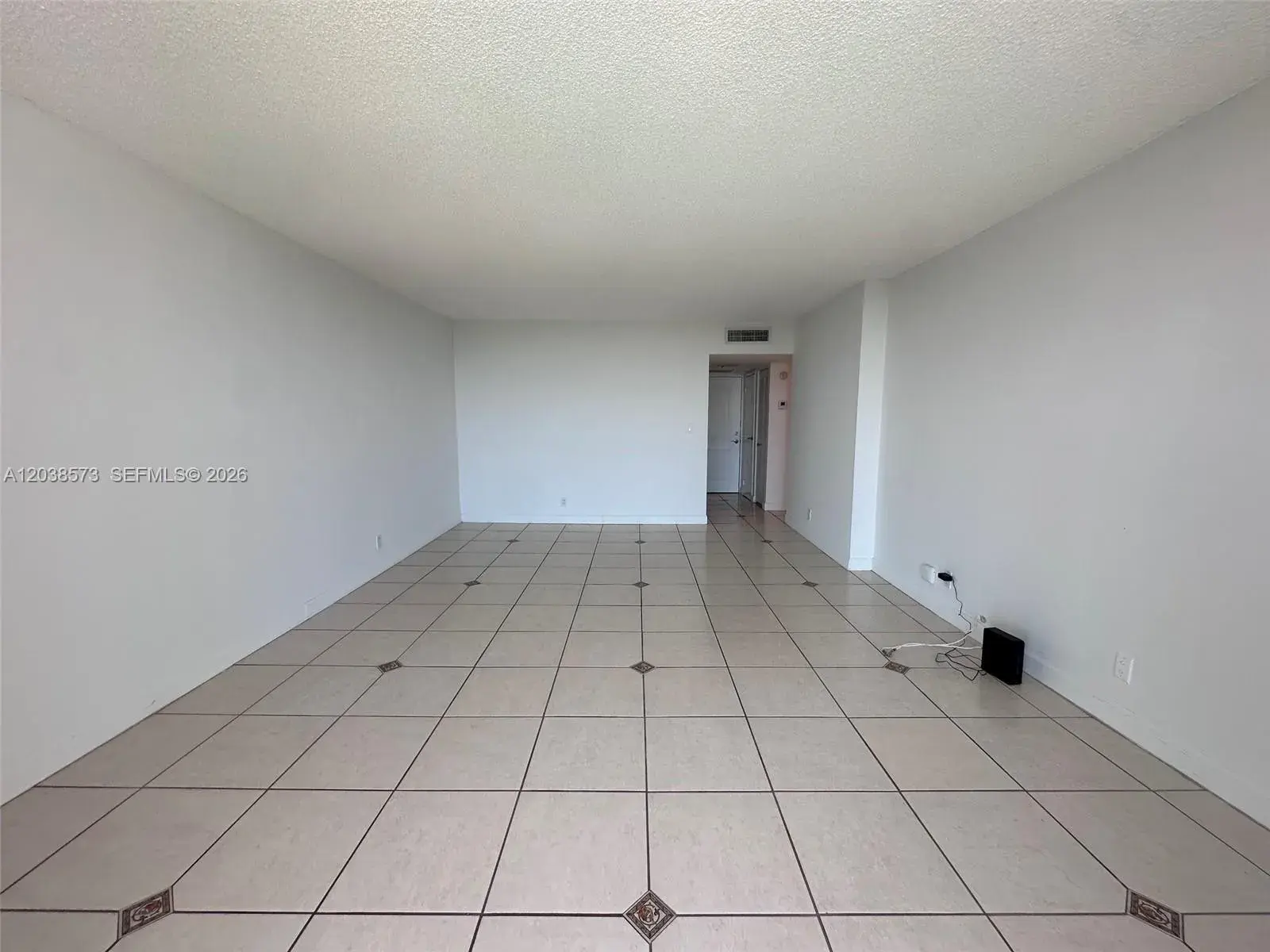 1 bedroom 1 bath for rent at 100 Bayview Dr # 823, Sunny Isles Beach FL 33160