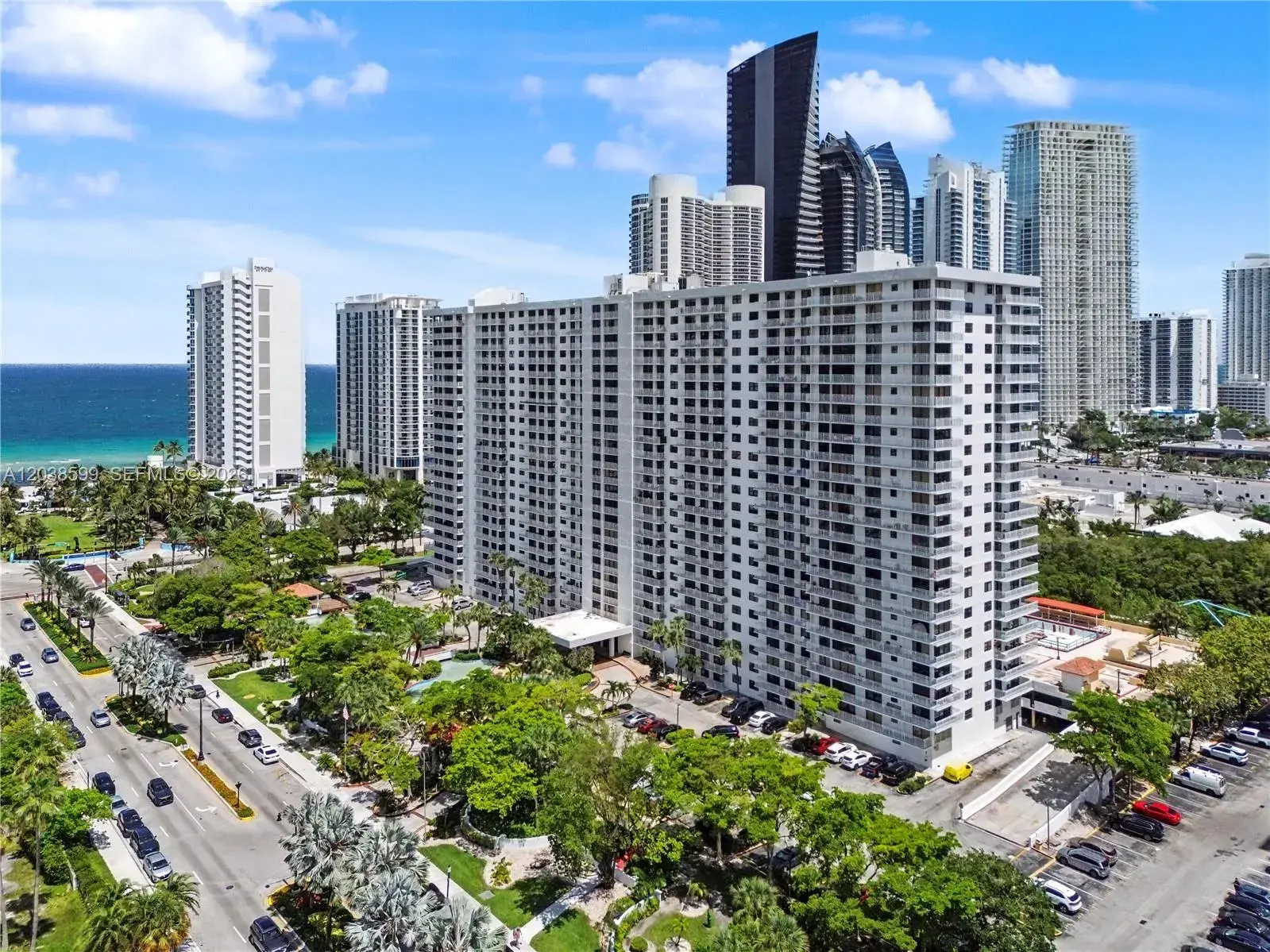 2 bedroom 2 bath for sale at 210 174th St # M18, Sunny Isles Beach FL 33160