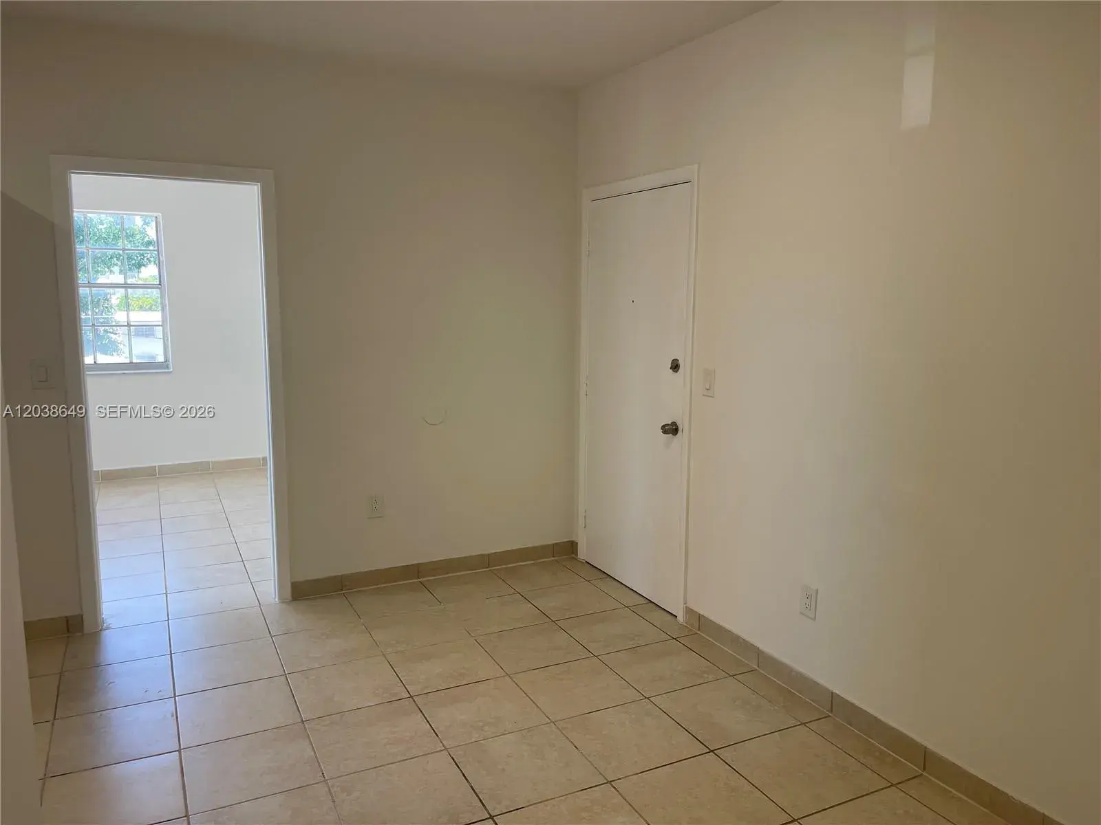 1043 NW 2nd St # 14, Miami FL 33128