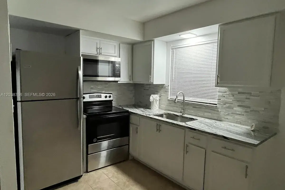 325 NE 2 # 5, Hallandale Beach FL 33009