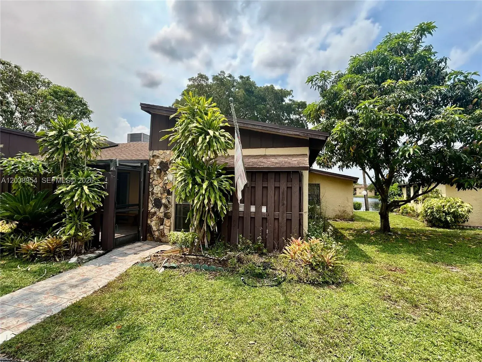 416 Briarwood Cir # 24, Hollywood FL 33024