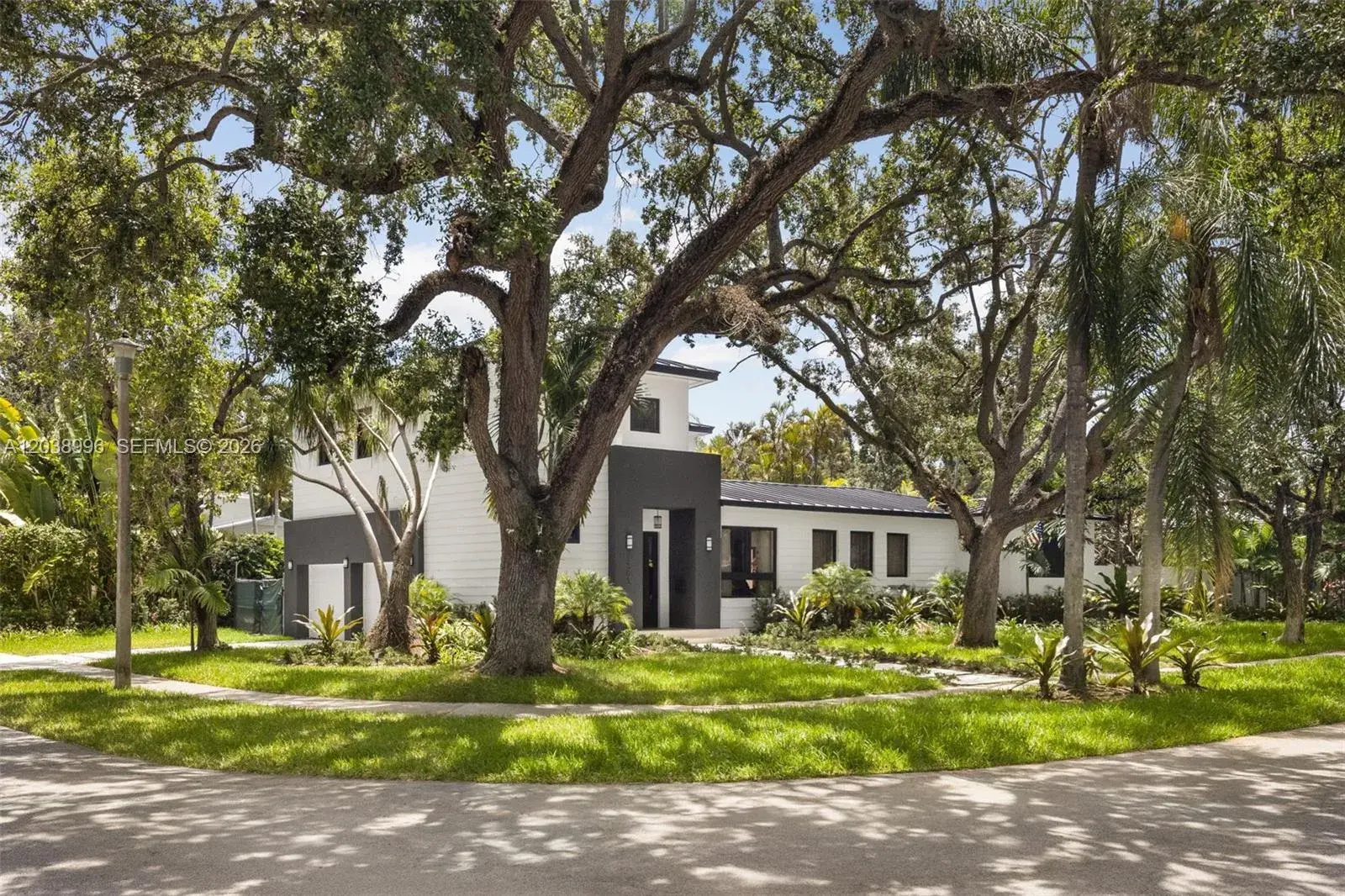4 bedroom 3 bath for sale at 3303 Halissee St, Coconut Grove FL 33133