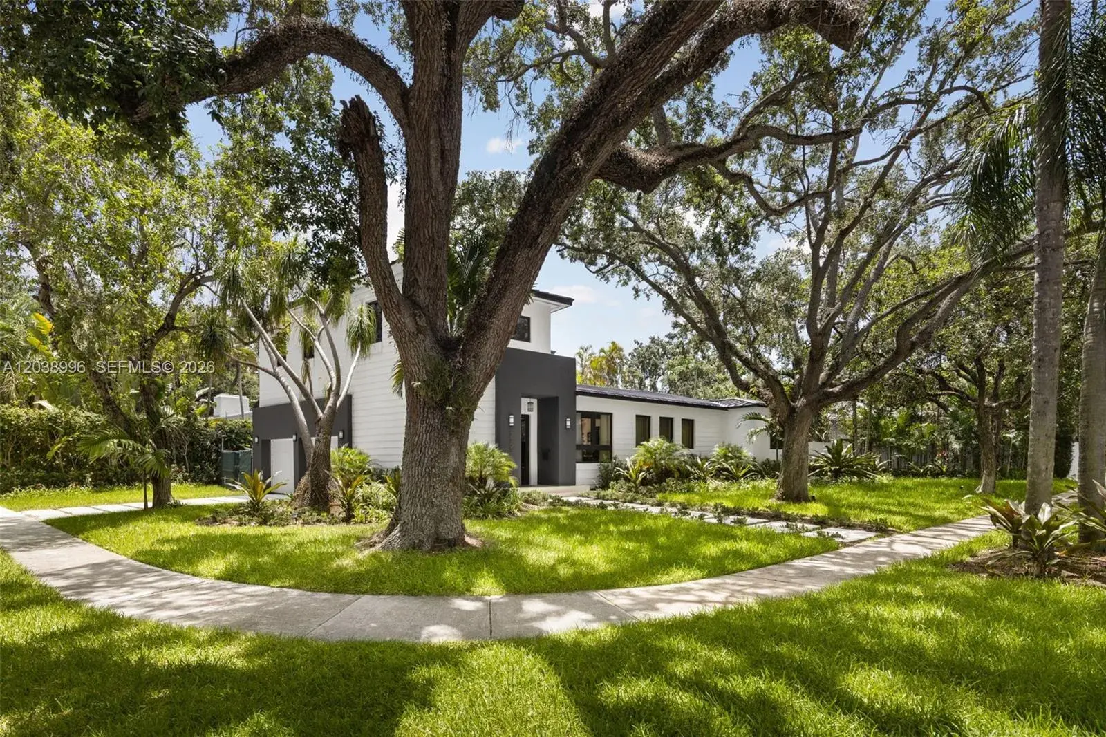 3303 Halissee St, Coconut Grove FL 33133