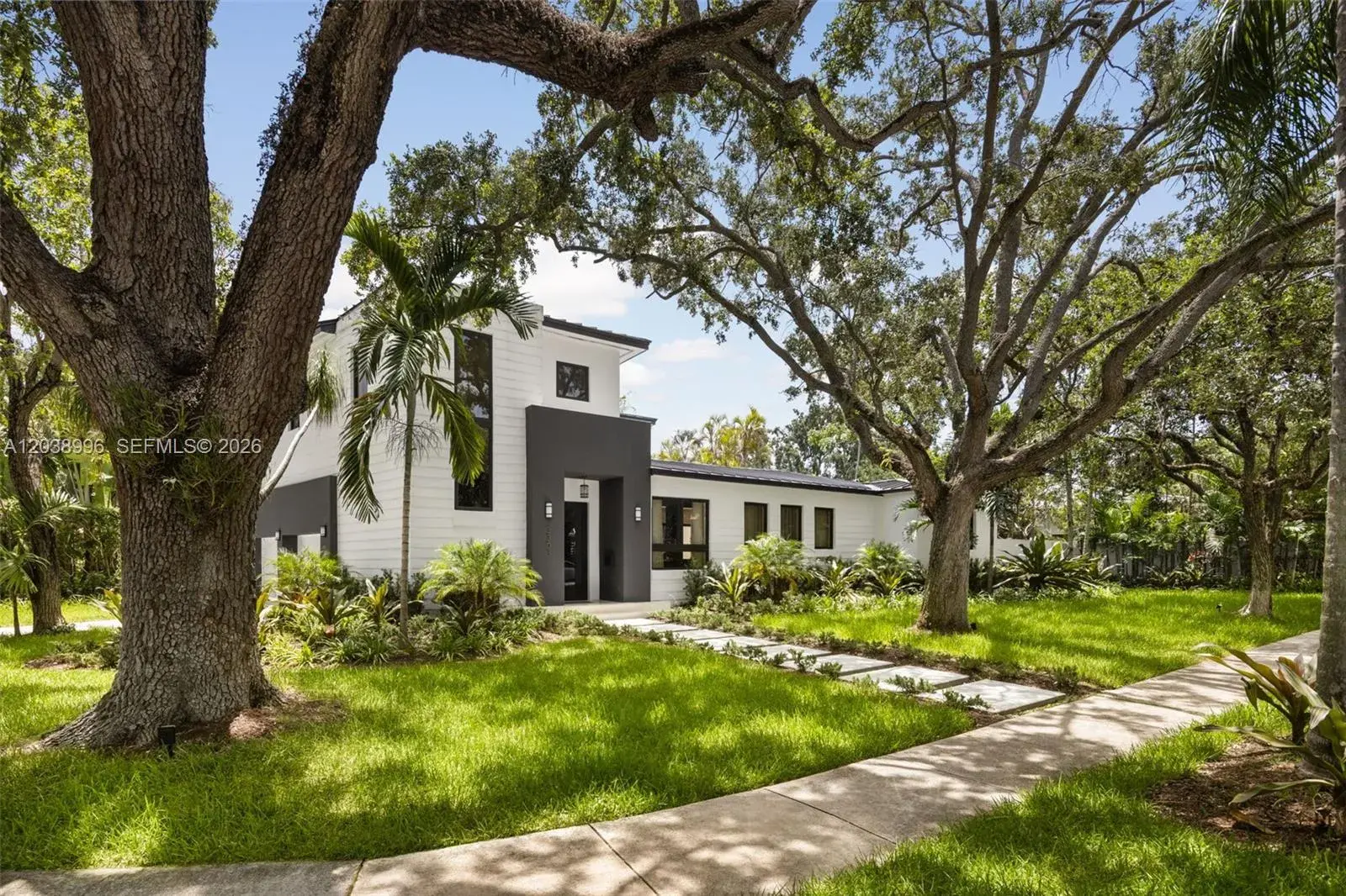 3303 Halissee St, Coconut Grove FL 33133
