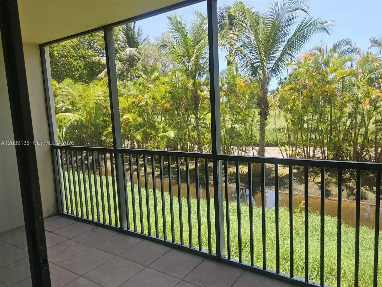 1 bedroom 1 bath Residential Lease for rent at 20335 W Country Club Dr # 107, Aventura FL 33180