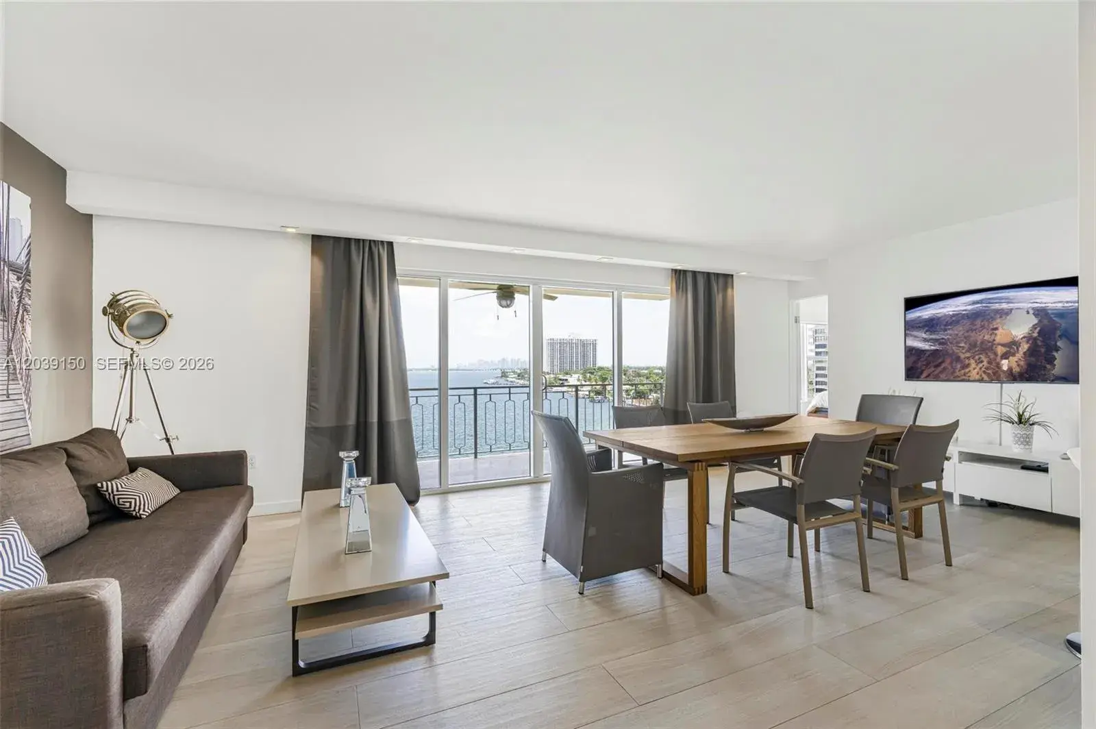 2 bedroom 2 bath Residential for sale at 11111 Biscayne Blvd # 8C, Miami FL 33181