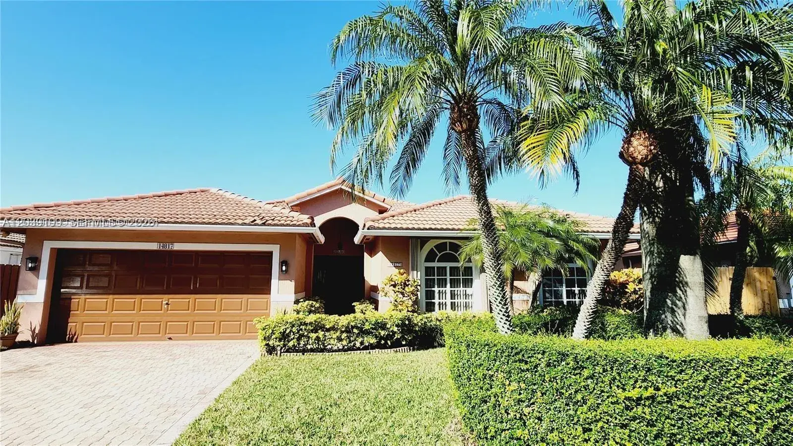 4 bedroom 2 bath for sale at 14817 SW 180th St, Miami FL 33187