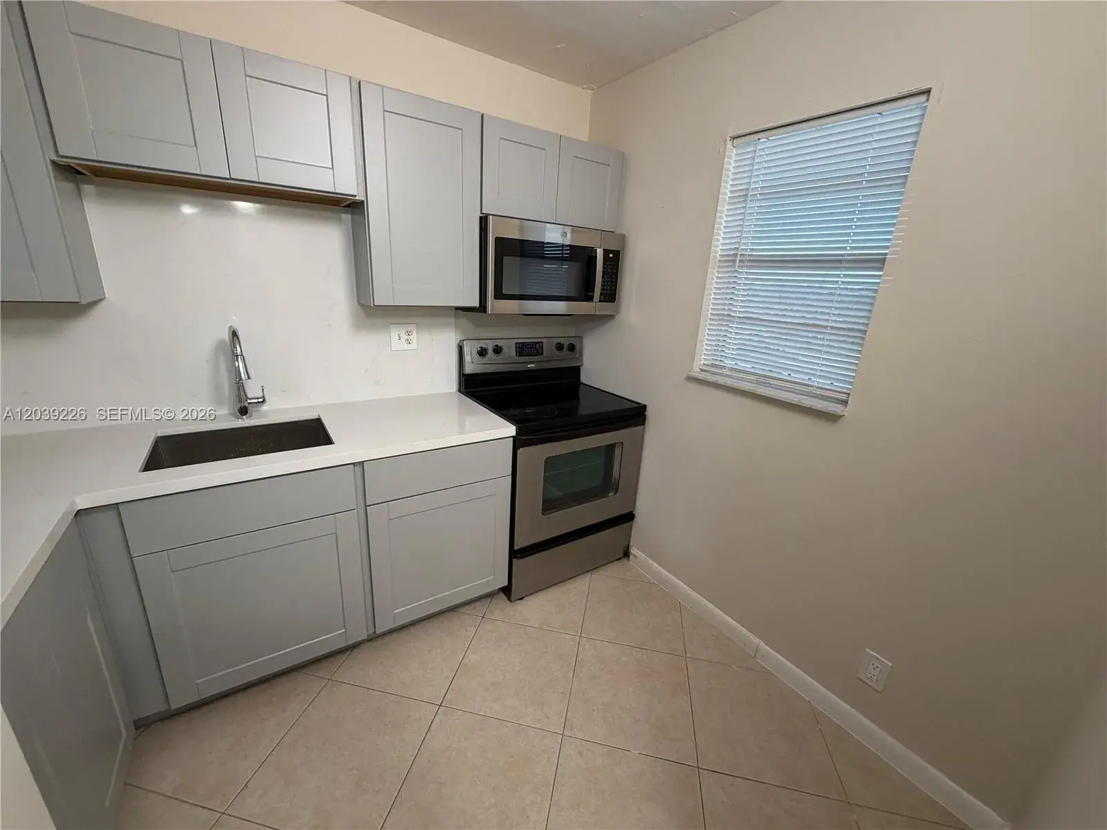 220 SW 9th Ave # 402, Hallandale Beach FL 33009