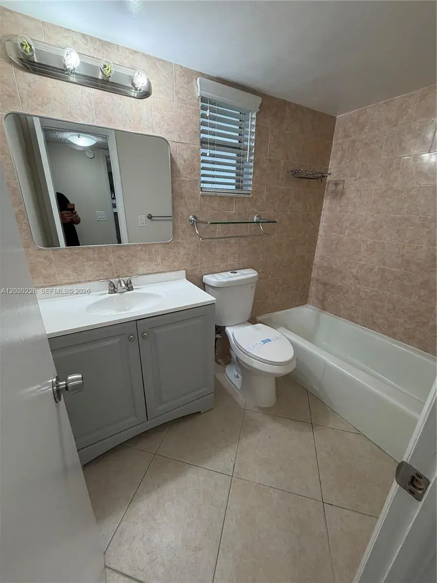220 SW 9th Ave # 402, Hallandale Beach FL 33009