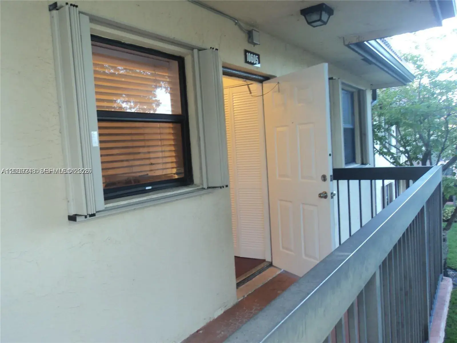 10605 NW 11 St # 206, Hollywood FL 33026